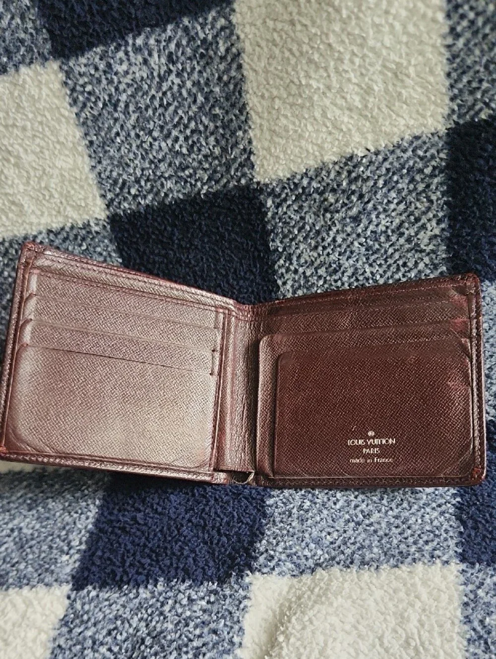 Louis Vuitton Men’s Bi-fold Wallet in Maroon - Picture 3 of 5